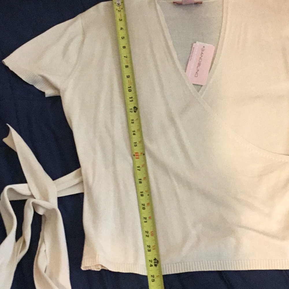 NWT Bandolino Light Yellow Wrap Top with Pink Label - Picture 9 of 16